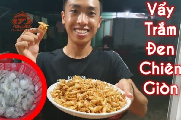 Vảy Cá Trắm Đen Chiên Giòn