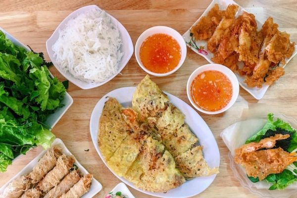 Bánh Tôm Hồ Tây - Đặc Sản Ăn Vặt Hà Nội Khu Vực Hồ Tây