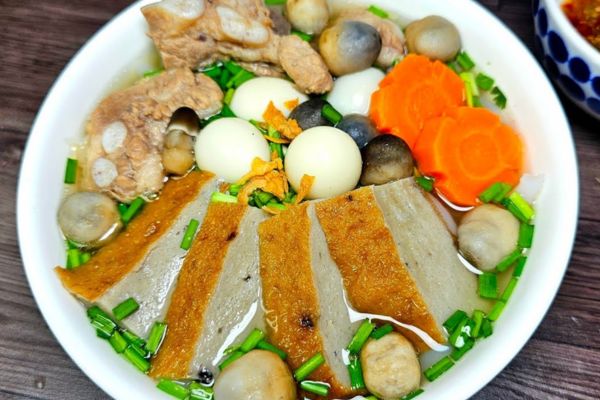 bánh canh chả cá top 5 đặc sản bình thuận