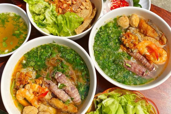 bánh đa cua là đặc sản hải phòng